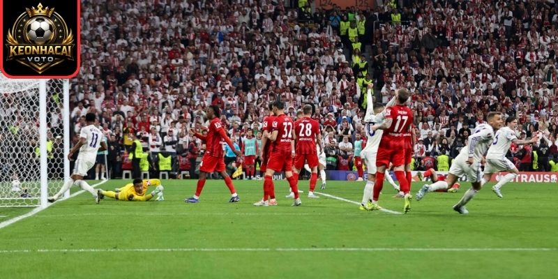 Freiburg và Aston Villa đôi công nghẹt thở